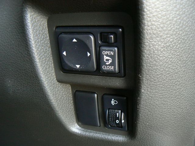Nissan CUBE 2012-01 1087-11