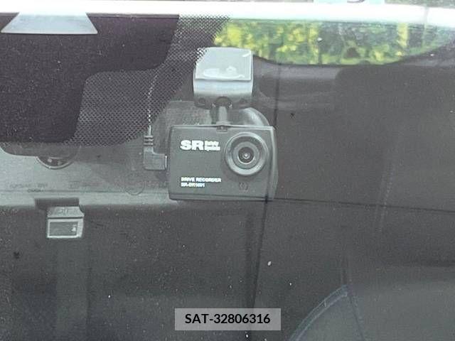 Nissan KICKS 2021-09 210781-6