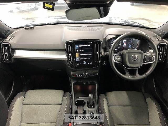 Volvo XC40 2021-07 370253-1