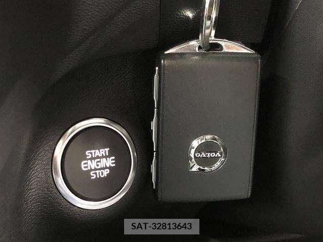 Volvo XC40 2021-07 370253-9