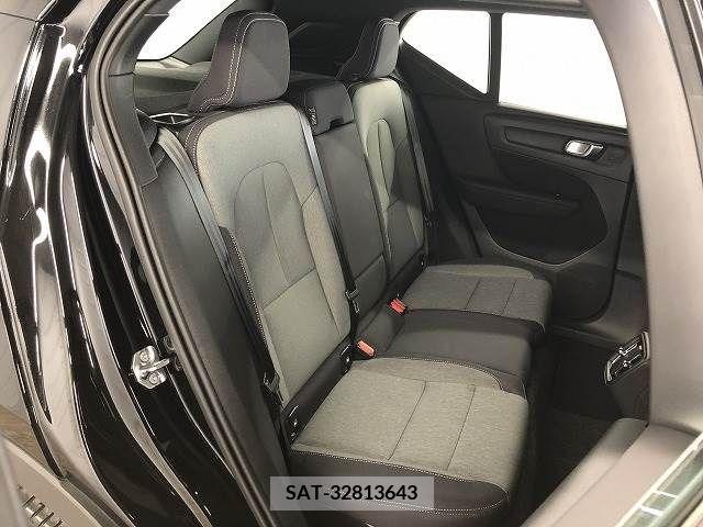 Volvo XC40 2021-07 370253-7