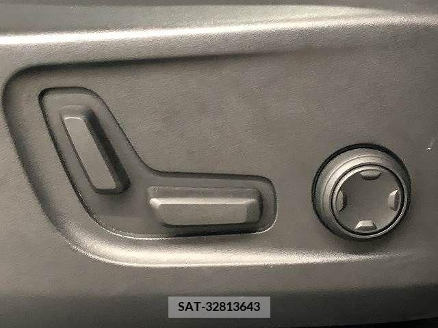 Volvo XC40 2021-07 370253-4