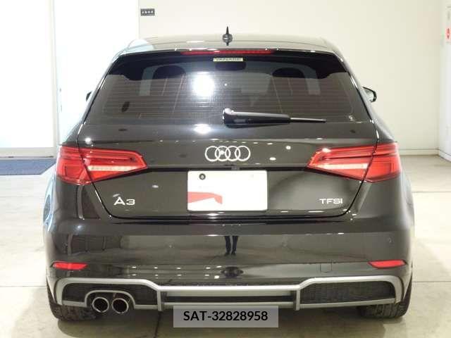 Audi A3 2018-04 214202-3