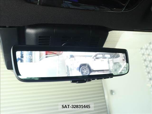 Toyota CROWN 2023-12 358175-11