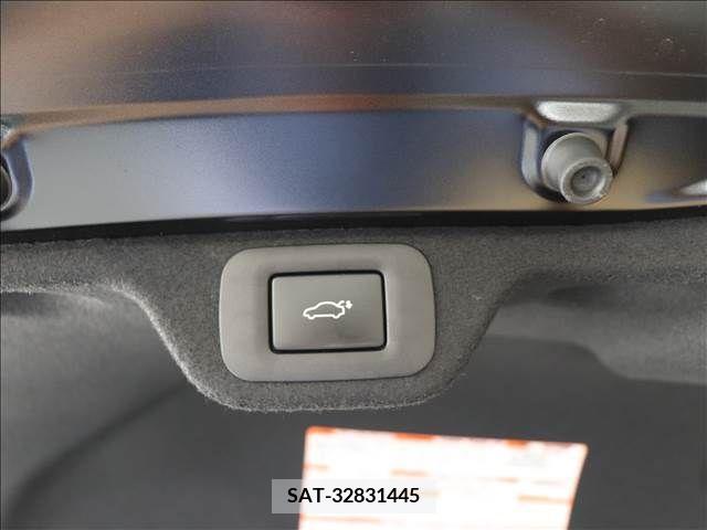 Toyota CROWN 2023-12 358175-19