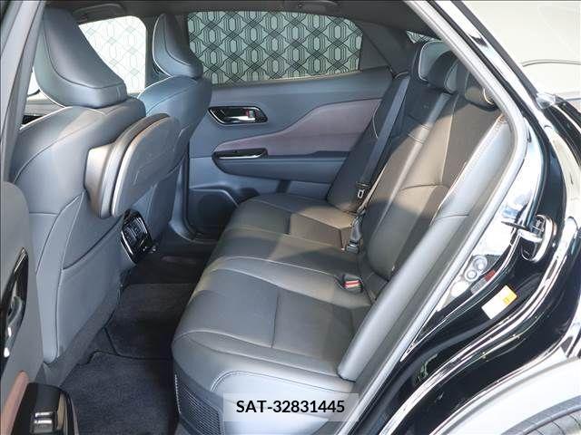 Toyota CROWN 2023-12 358175-10