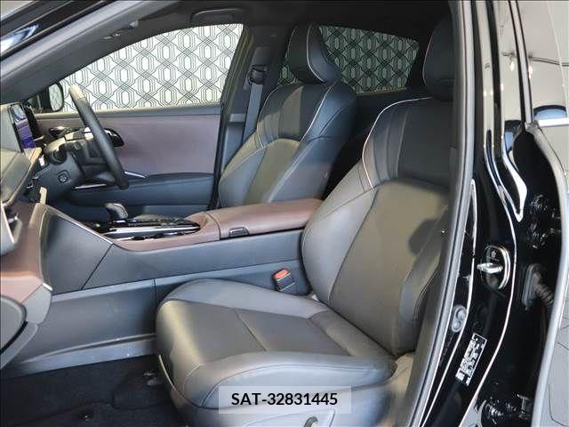 Toyota CROWN 2023-12 358175-8