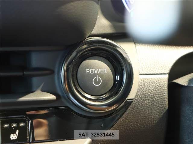 Toyota CROWN 2023-12 358175-5