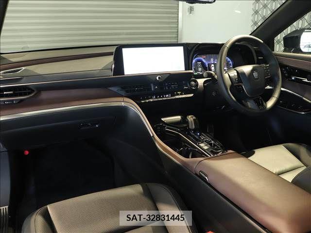 Toyota CROWN 2023-12 358175-2