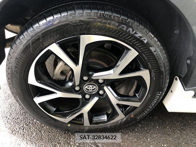 Toyota C-HR 2018-06 323042-12