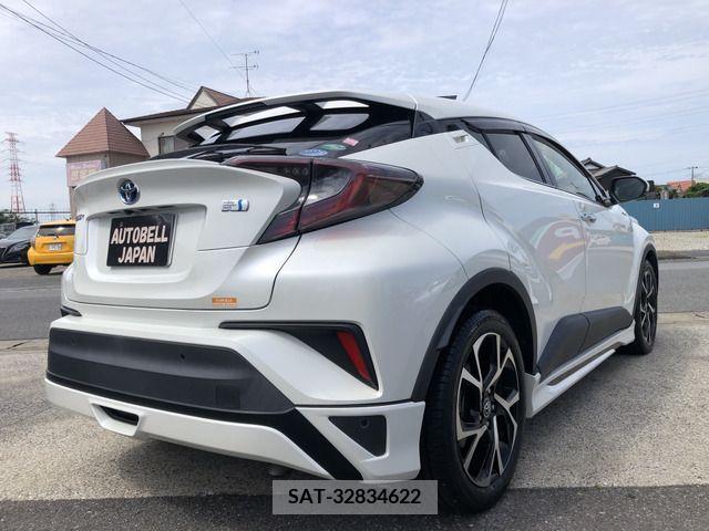 Toyota C-HR 2018-06 323042-1