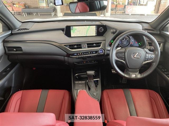 Lexus UX 2021-07 313525-4