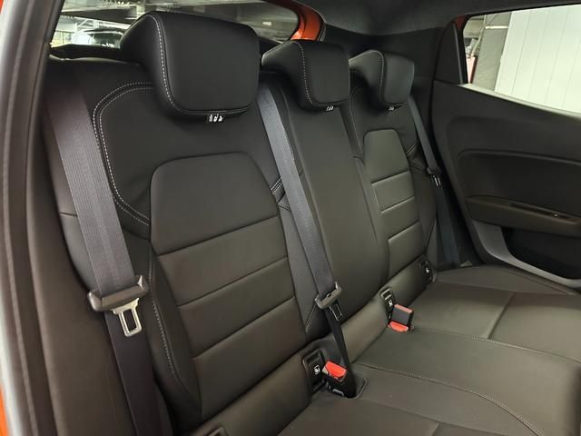 Renault LUTECIA 2023-01 23694-13