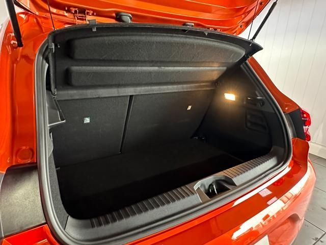 Renault LUTECIA 2023-01 23694-16