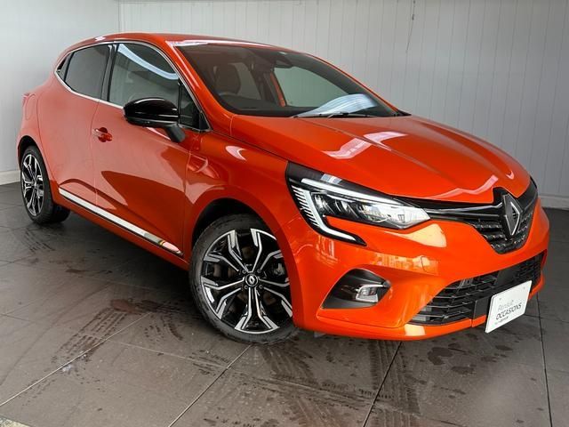 Renault LUTECIA 2023-01 23694-5