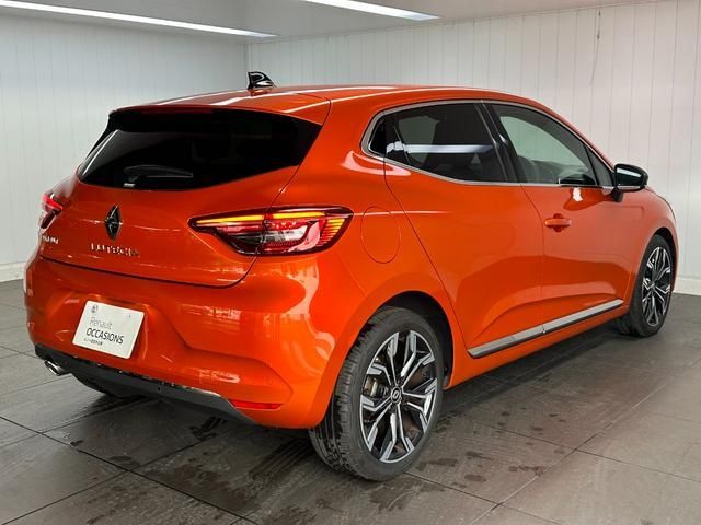 Renault LUTECIA 2023-01 23694-6