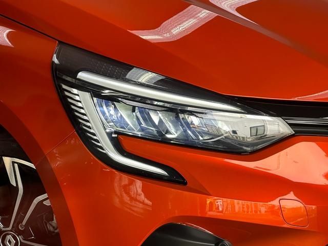 Renault LUTECIA 2023-01 23694-7