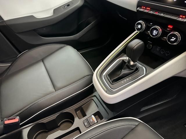 Renault LUTECIA 2023-01 23694-11