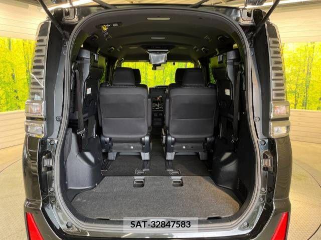 Toyota VOXY 2018-12 336595-11