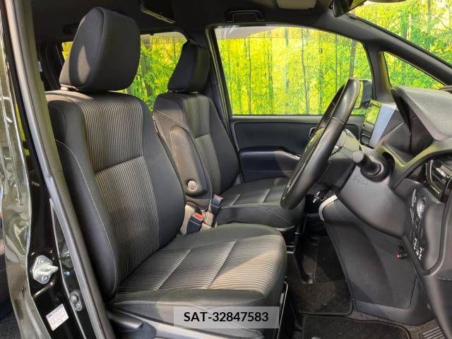 Toyota VOXY 2018-12 336595-8
