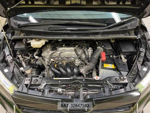 Toyota VOXY 2018-12 336595-19