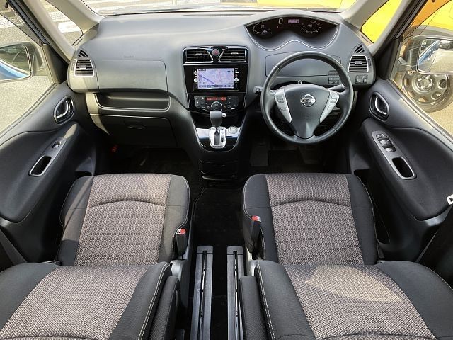 Nissan SERENA 2016-01 25113-1