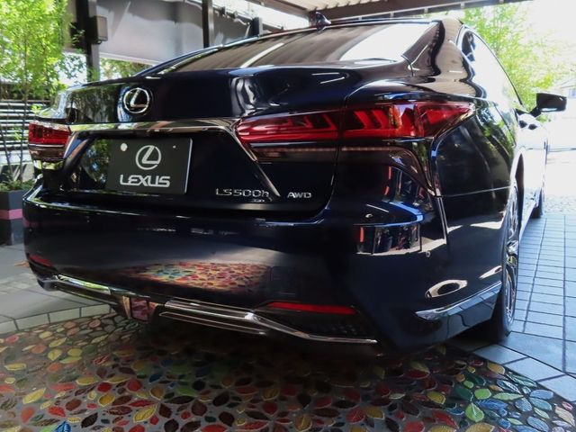 Lexus LS 2023-03 22736-6