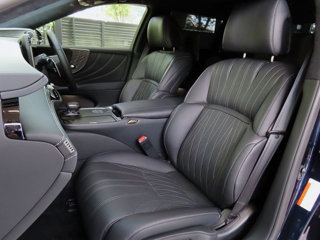 Lexus LS 2023-03 22736-24