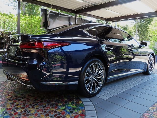 Lexus LS 2023-03 22736-11