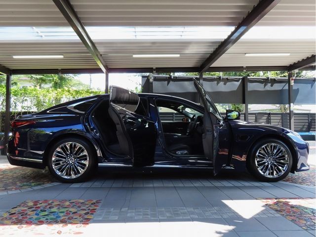 Lexus LS 2023-03 22736-14