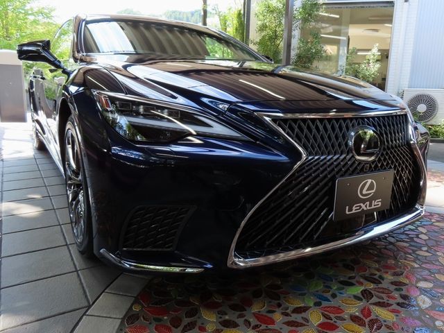 Lexus LS 2023-03 22736-0