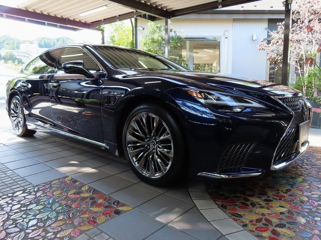 Lexus LS 2023-03 22736-12