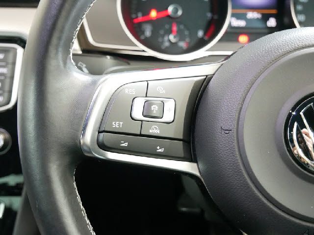 VolksWagen PASSAT 2016-05 13371-11
