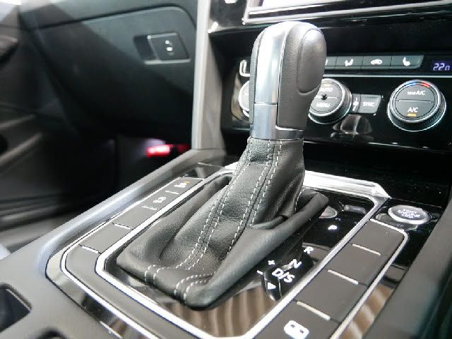VolksWagen PASSAT 2016-05 13371-17