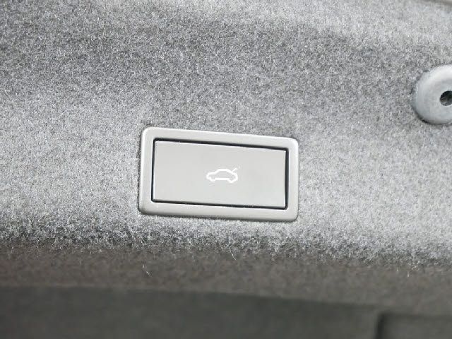 VolksWagen PASSAT 2016-05 13371-21