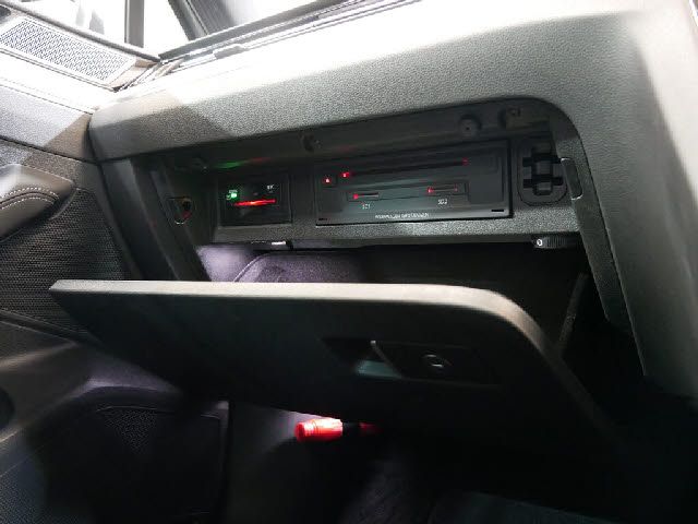 VolksWagen PASSAT 2016-05 13371-19