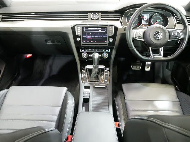VolksWagen PASSAT 2016-05 13371-1