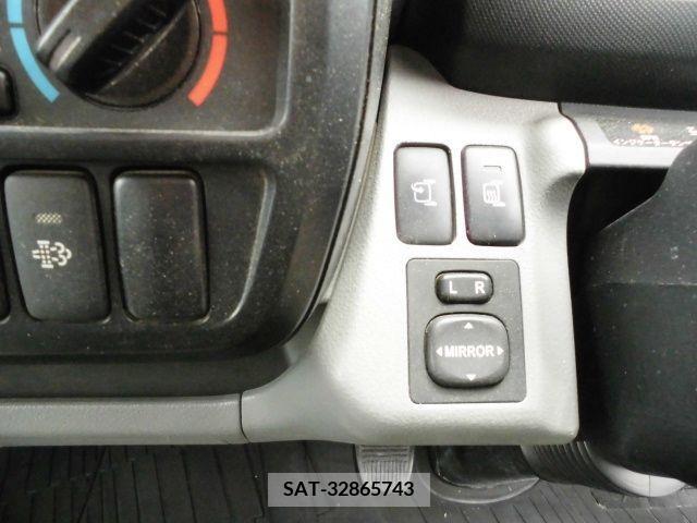 Hino DUTRO 2017-01 296728-13