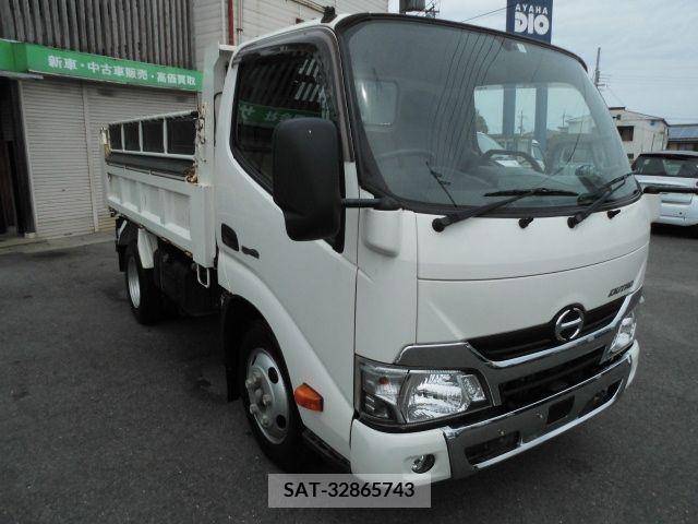 Hino DUTRO 2017-01 296728-3