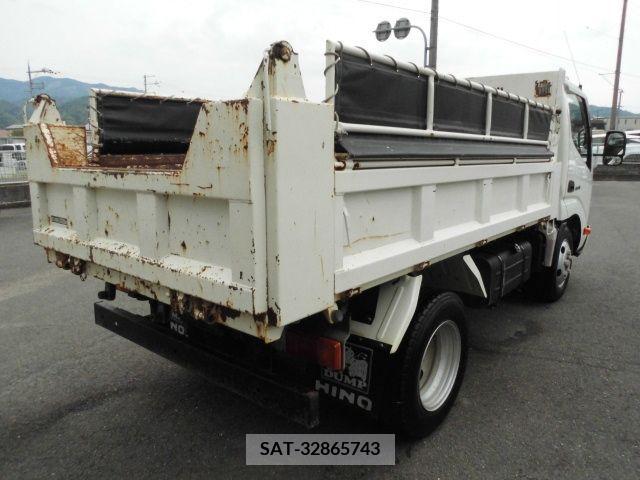 Hino DUTRO 2017-01 296728-4