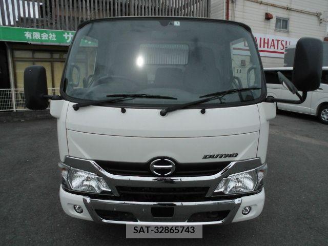 Hino DUTRO 2017-01 296728-5