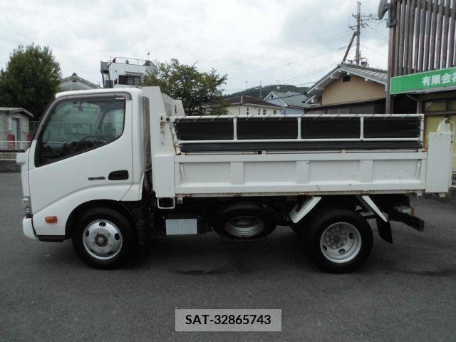 Hino DUTRO 2017-01 296728-7