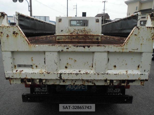 Hino DUTRO 2017-01 296728-8