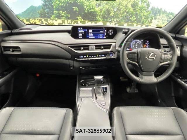 Lexus UX 2019-03 313527-1