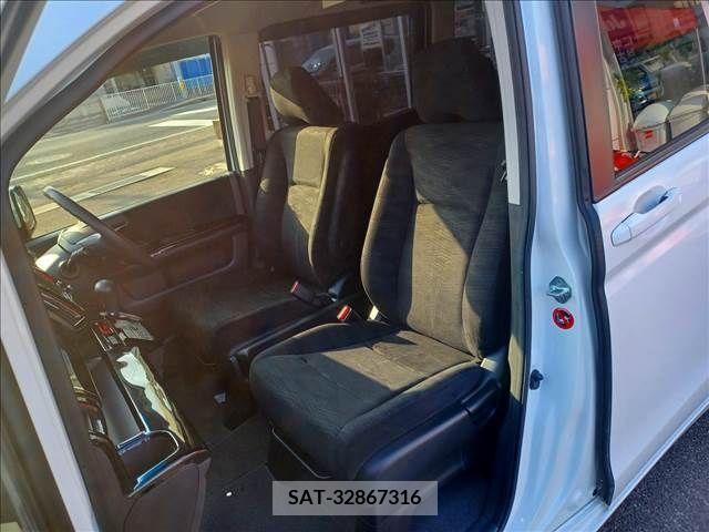 Honda STEP WGN 2013-01 213571-3