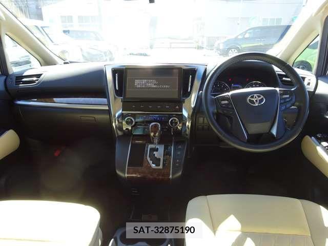 Toyota ALPHARD 2018-06 214055-1