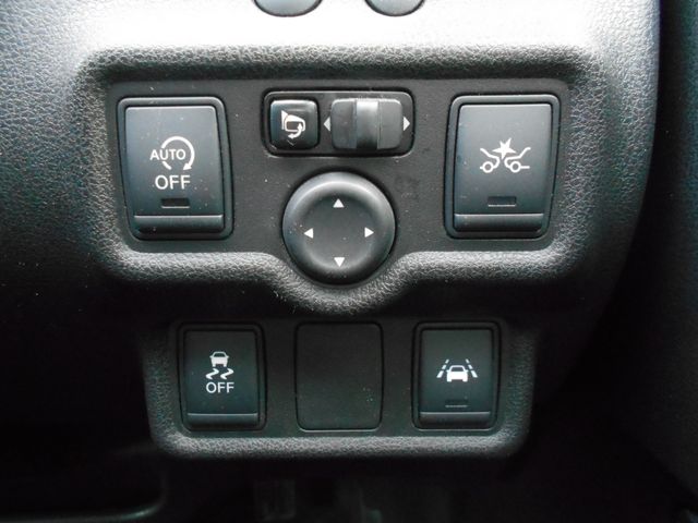 Nissan NOTE 2015-02 322-14