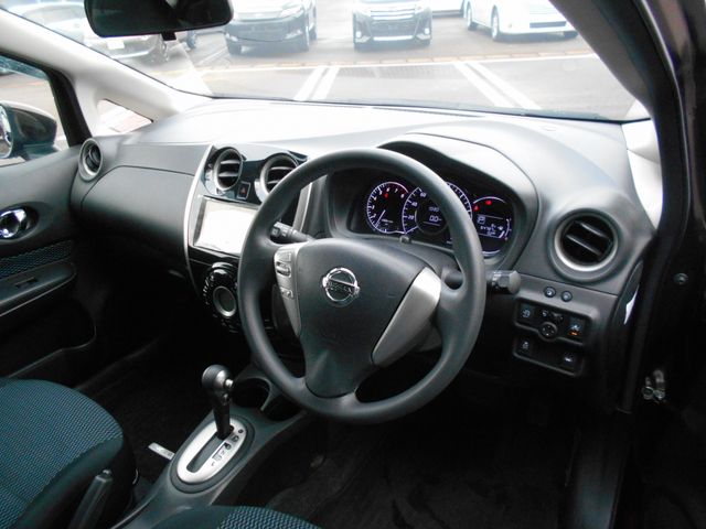 Nissan NOTE 2015-02 322-1