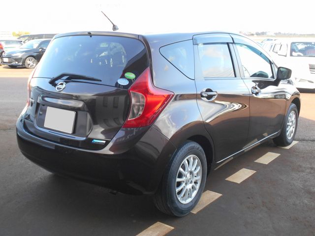 Nissan NOTE 2015-02 322-2