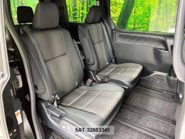 Toyota VOXY 2019-02 321599-9